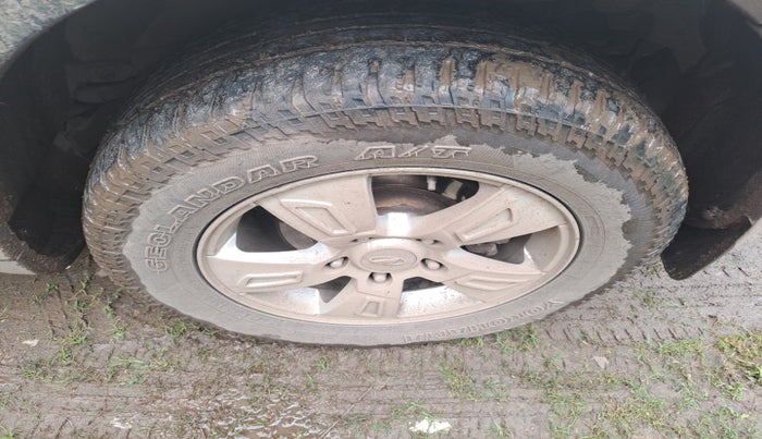 2012 Mahindra XUV500 W8, Diesel, Manual, 2,30,585 km, tyre