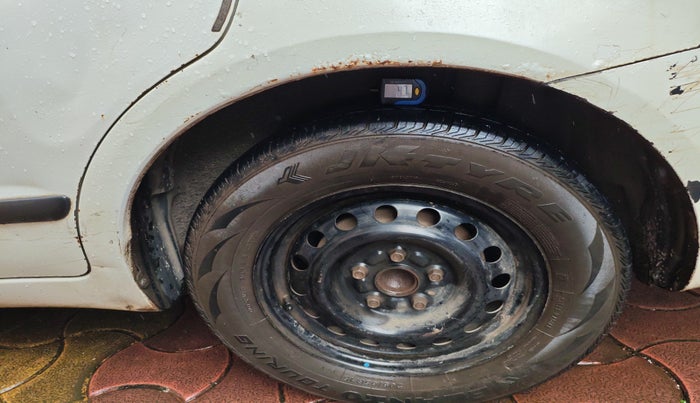 2013 Maruti SX4 VXI CNG, Petrol, Manual, 1,37,060 km, tyre