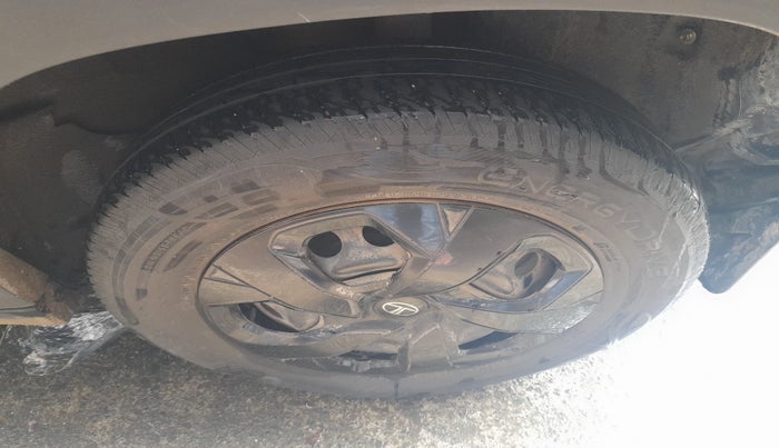 2024 Tata PUNCH ADVENTURE MT CNG , Petrol, Manual, 26,606 km, tyre