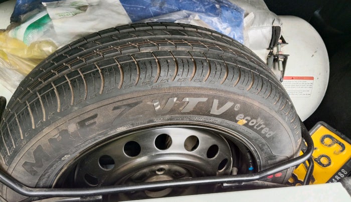 2024 Maruti New Wagon-R VXI CNG 1.0, Petrol, Manual, 64,000 km, tyre