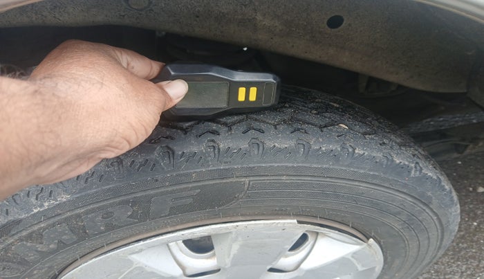2022 Maruti Eeco 5 STR AC CNG (O), Petrol, Manual, 1,12,894 km, tyre