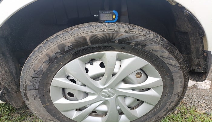 2023 Maruti Swift LXI, Petrol, Manual, 28,194 km, tyre