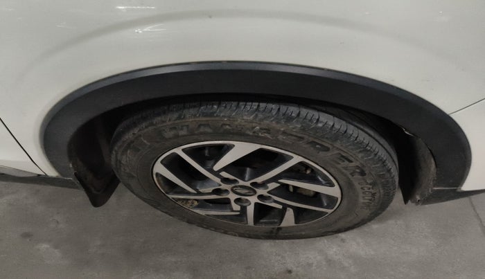 2022 Mahindra XUV300 W8 (O) 1.2 PETROL, Petrol, Manual, 32,367 km, tyre