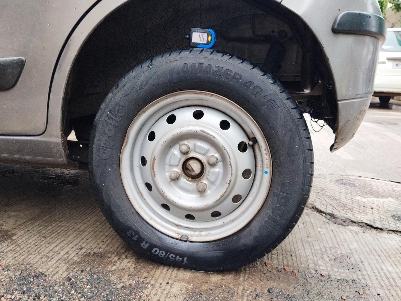 2013 Maruti Wagon R 1.0 LXI, Petrol, Manual, 1,13,103 km, tyre