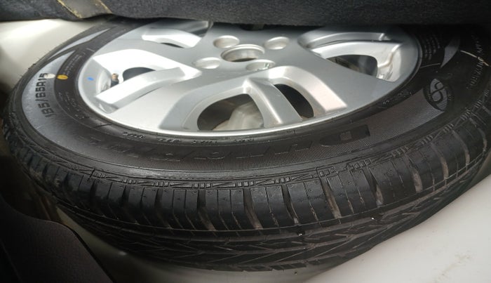 2014 Maruti Swift Dzire ZDI, Diesel, Manual, 80,000 km, tyre