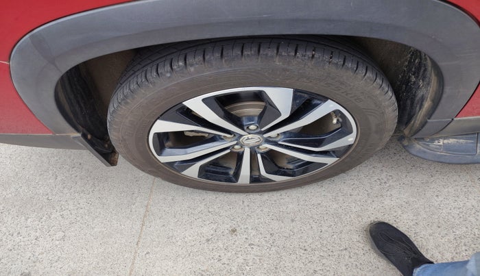 2023 MG HECTOR PLUS SAVVY PRO 1.5 TURBO CVT 7 STR, Petrol, Automatic, 14,200 km, tyre