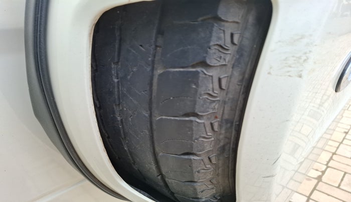 2016 Mahindra TUV300 T8, Diesel, Manual, 1,19,299 km, tyre