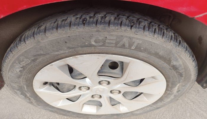2014 Hyundai Xcent S 1.2, Petrol, Manual, 44,015 km, tyre