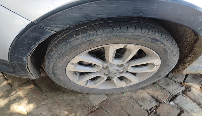 2015 Hyundai i20 Active 1.4 SX, Diesel, Manual, 1,72,059 km, tyre