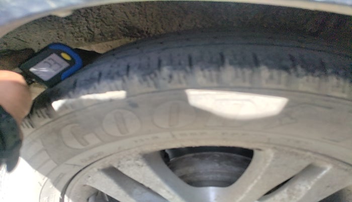 2010 Honda CRV 2.4L 2WD AT, Petrol, Automatic, 1,45,000 km, tyre