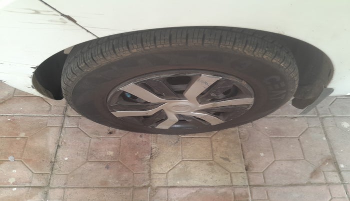2017 Datsun Redi Go T (O), Petrol, Manual, 72,287 km, tyre