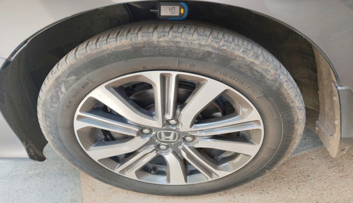 2017 Honda City 1.5L I-VTE V CVT, Petrol, Automatic, 98,240 km, tyre