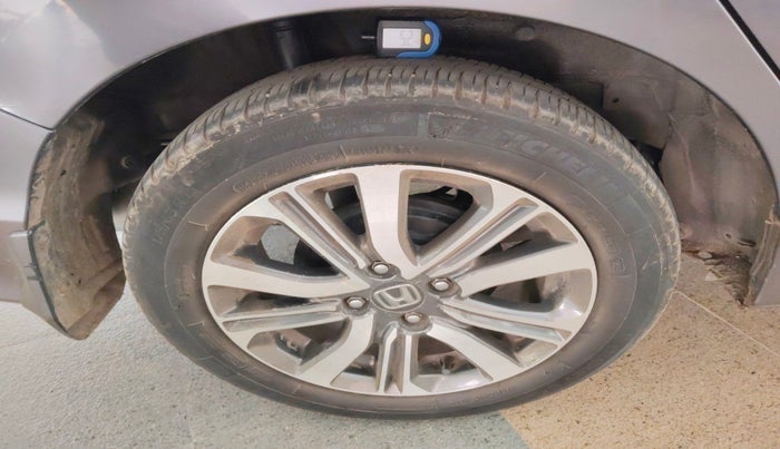 2017 Honda City 1.5L I-VTE V CVT, Petrol, Automatic, 98,240 km, tyre