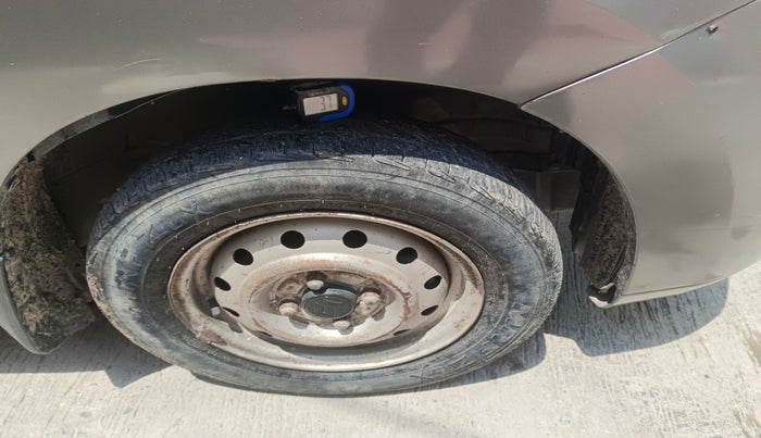 2012 Maruti Wagon R 1.0 LXI, Petrol, Manual, 79,107 km, tyre