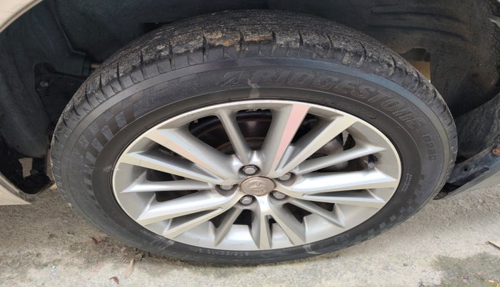 2014 Toyota Corolla Altis VL CVT PETROL, Petrol, Automatic, 78,224 km, tyre