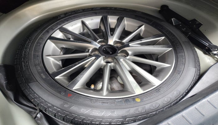2014 Toyota Corolla Altis VL CVT PETROL, Petrol, Automatic, 78,224 km, tyre