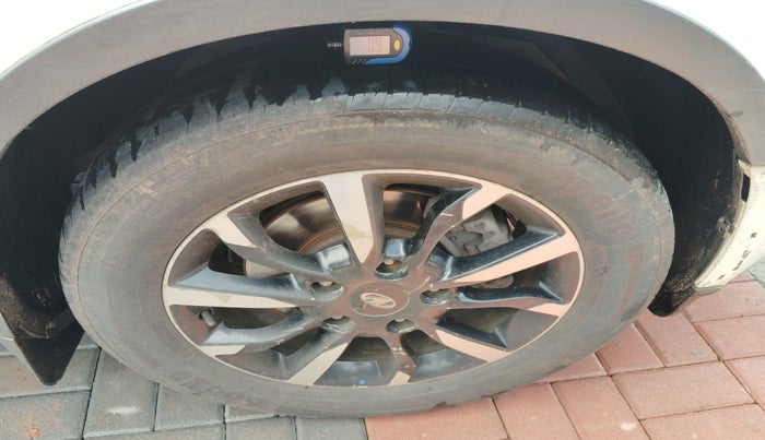 2018 Mahindra XUV500 W11 AT, Diesel, Automatic, 75,446 km, tyre