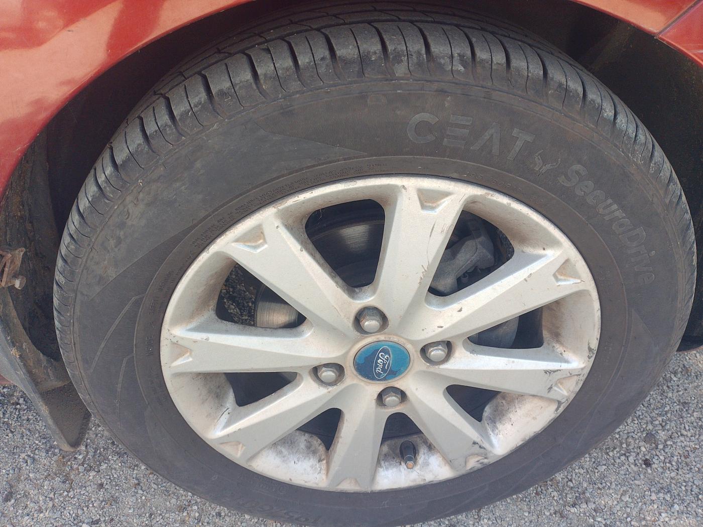 2013 Ford Fiesta TITANIUM+ DIESEL, Diesel, Manual, 1,02,000 km, tyre