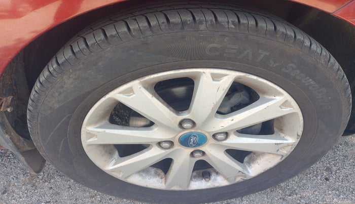 2013 Ford Fiesta TITANIUM+ DIESEL, Diesel, Manual, 1,01,993 km, tyre