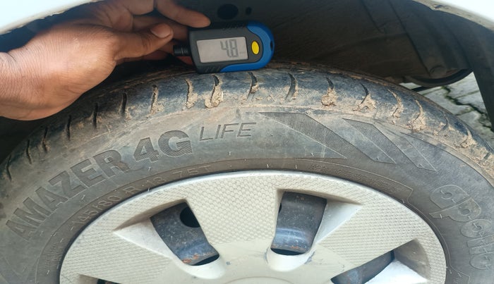 2015 Maruti Wagon R 1.0 LXI CNG, Petrol, Manual, 86,418 km, tyre