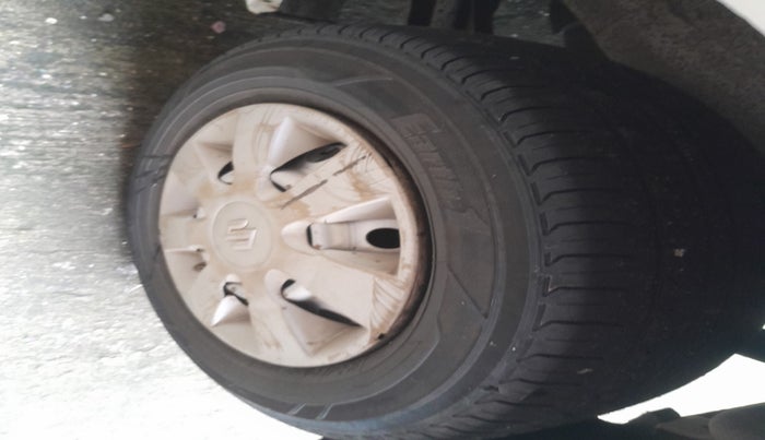 2015 Maruti Wagon R 1.0 LXI CNG, Petrol, Manual, 1,20,516 km, tyre