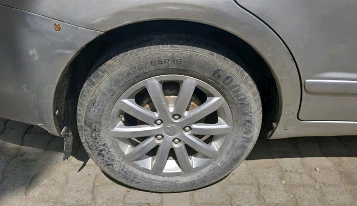 2011 Maruti SX4 ZDI, Diesel, Manual, 98,680 km, tyre
