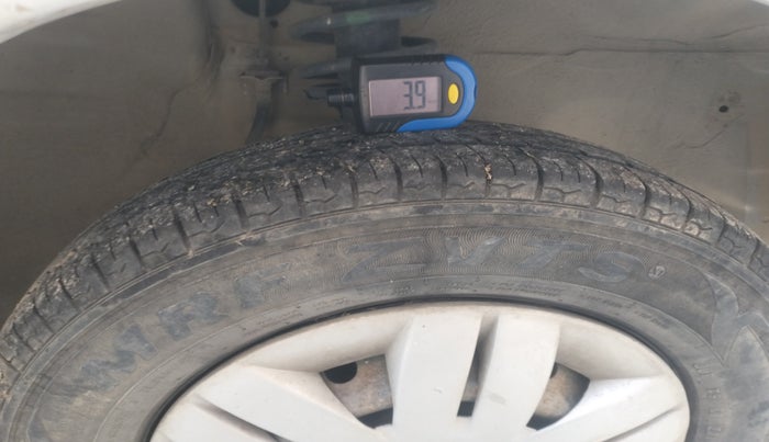 2013 Maruti Alto 800 LXI, Petrol, Manual, 1,83,499 km, tyre