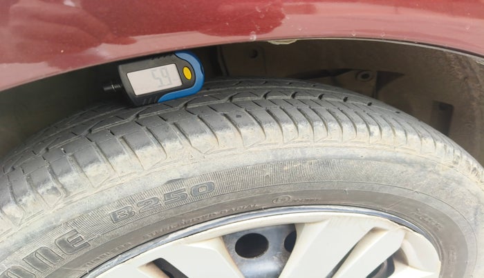 2015 Honda City 1.5L I-VTEC S MT, Petrol, Manual, 1,37,897 km, tyre