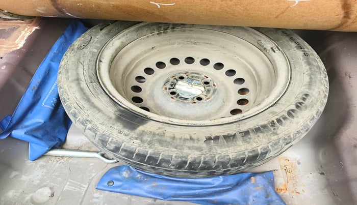 2015 Honda City 1.5L I-VTEC S MT, Petrol, Manual, 1,37,897 km, tyre