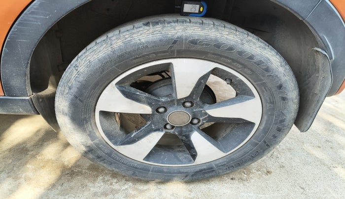 2018 Tata NEXON XZA PLUS PETROL, Petrol, Automatic, 1,06,378 km, tyre