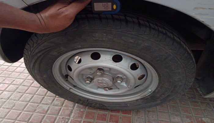2014 Hyundai Eon ERA +, Petrol, Manual, 29,197 km, tyre