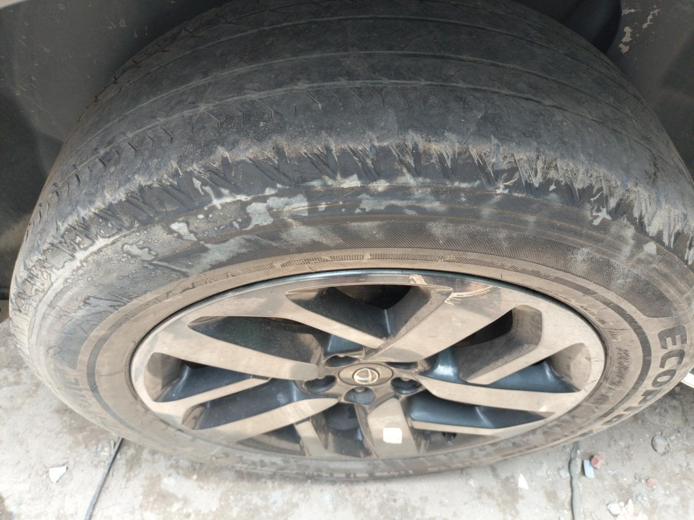 2021 Tata Harrier XZ PLUS 2.0L DARK EDITION, Diesel, Manual, 70,946 km, tyre