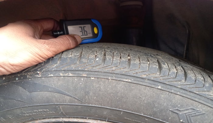 2010 Maruti Ritz VXI, Petrol, Manual, 1,31,359 km, tyre