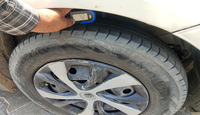 2012 Maruti Swift Dzire VDI, Diesel, Manual, 1,66,217 km, tyre