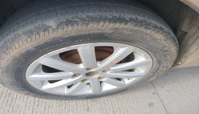 2011 Maruti SX4 ZDI, Diesel, Manual, 1,49,735 km, tyre