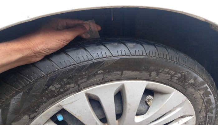 2015 Maruti Ertiga VXI, Petrol, Manual, 29,762 km, tyre