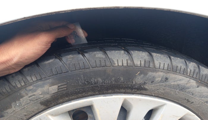 2015 Maruti Ertiga VXI, Petrol, Manual, 29,762 km, tyre