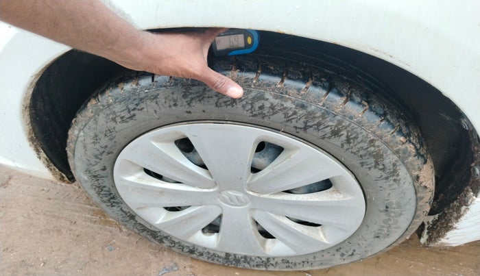 2016 Maruti Ertiga VXI, Petrol, Manual, 99,285 km, tyre