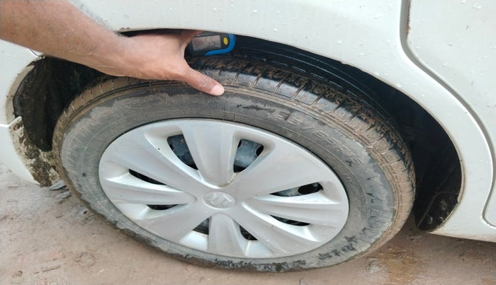2016 Maruti Ertiga VXI, Petrol, Manual, 99,285 km, tyre