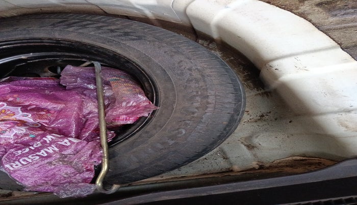 2011 Hyundai i20 ASTA (O) 1.2 WITH SUNROOF, Petrol, Manual, 89,864 km, tyre