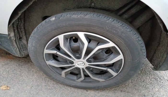 2018 Mahindra MARAZZO M4 8 STR, Diesel, Manual, 1,30,950 km, tyre