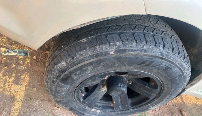 2013 Tata Safari Storme 2.2 EX 4X2, Diesel, Manual, 99,930 km, tyre