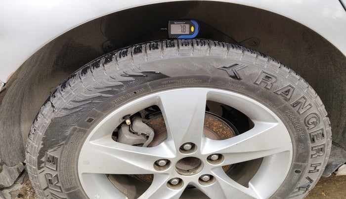 2013 Hyundai New Elantra 1.8 SX AT VTVT, Petrol, Automatic, 73,934 km, tyre
