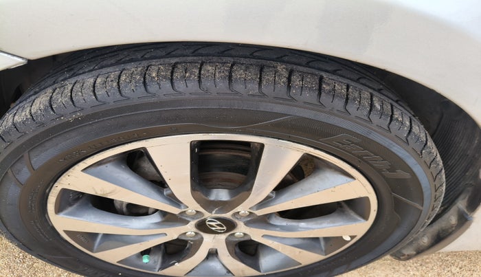 2014 Hyundai Verna FLUIDIC 1.6 CRDI SX, Diesel, Manual, 1,35,768 km, tyre