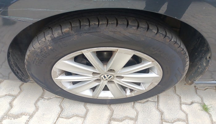 2015 Volkswagen Vento HIGHLINE DIESEL 1.5, Diesel, Manual, 88,917 km, tyre