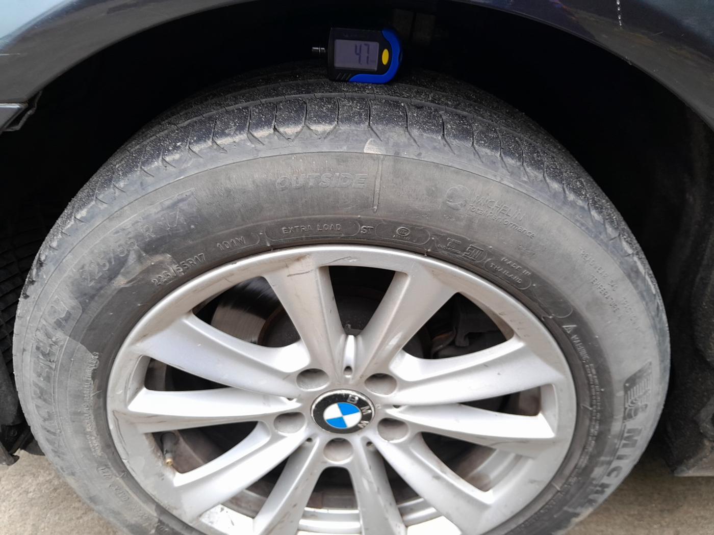 2013 BMW 5 Series 520D 2.0, Diesel, Automatic, 1,44,640 km, tyre