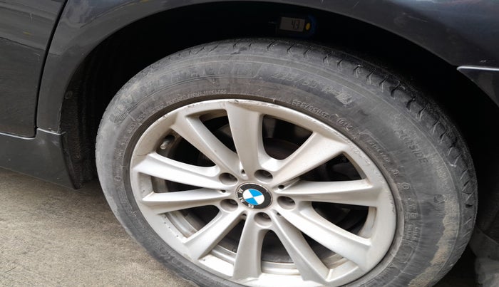 2013 BMW 5 Series 520D 2.0, Diesel, Automatic, 1,44,471 km, tyre