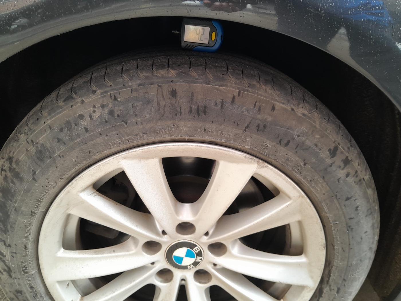2013 BMW 5 Series 520D 2.0, Diesel, Automatic, 1,44,640 km, tyre