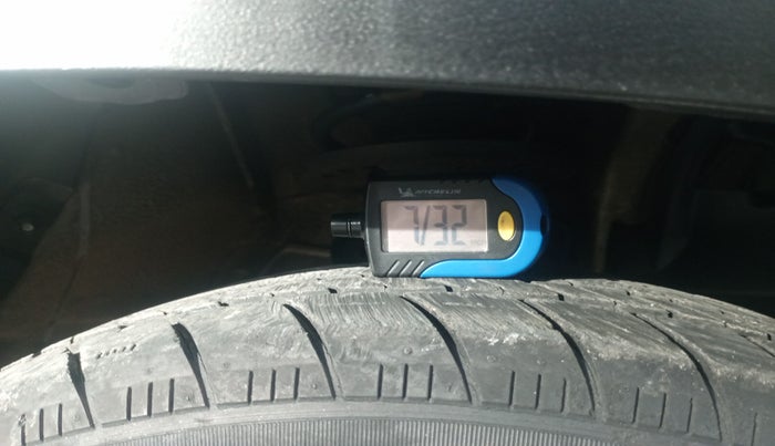 2016 Mahindra Kuv100 K8 5 STR, Petrol, Manual, 33,155 km, tyre