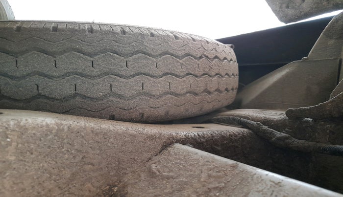 2018 Maruti Eeco 5 STR WITH A/C+HTR, Petrol, Manual, 59,455 km, tyre